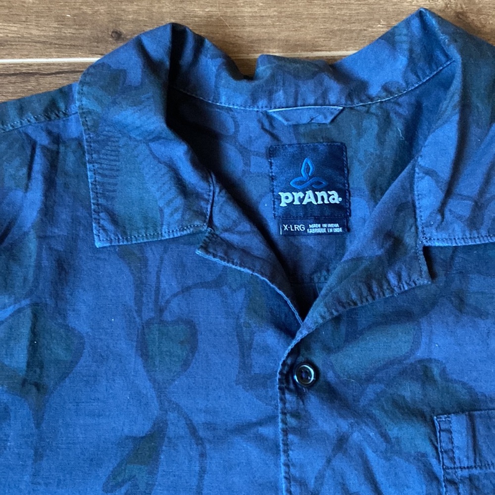 Prana button down - Picture 2 of 2